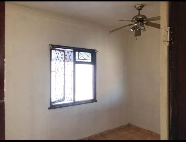 3 BEDROOM FREEHOLD RENTED IN SYDENHAM
